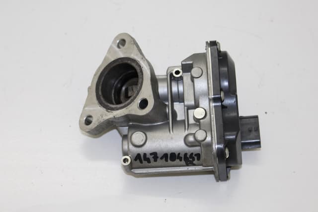 Б/У Qashqai 2 1.5 dci дроссельная 147104647r оригинал