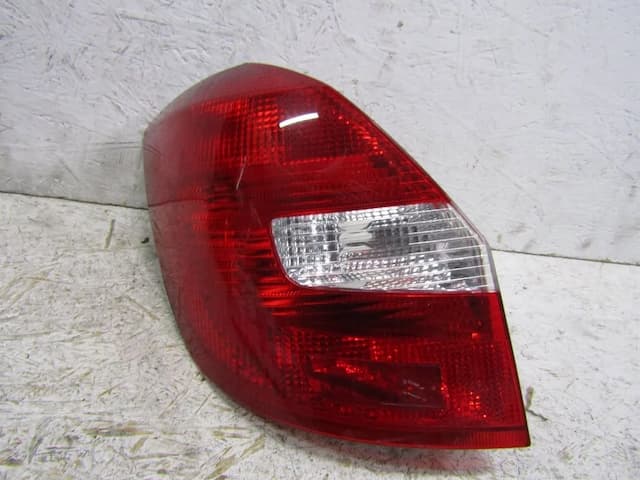 Б/В Skoda fabia 2 фара ліва задня 5j6945095a оригінал