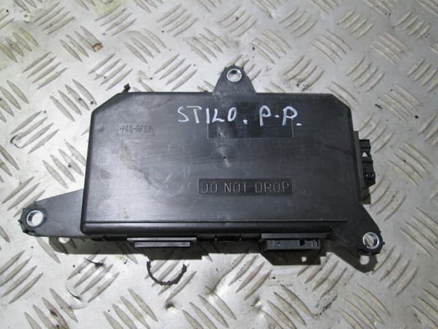 Б/В Блок двері праві передні fiat stilo 51711369 оригінал