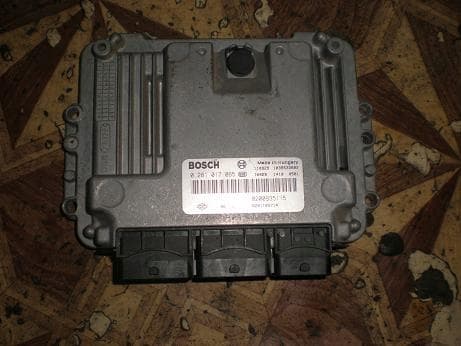 Б/У Renault компьютер 0281017065