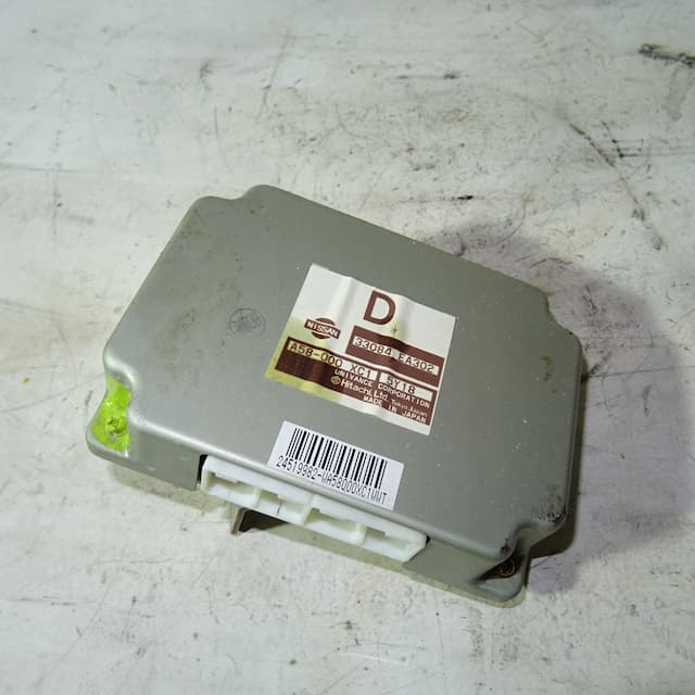 Б/У Nissan navara d40 блок привода 33084-ea302 оригинал
