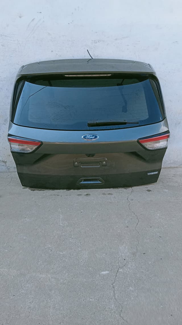 Б/В Ford kuga mk3 21- кришка зад задня багажника оригінал