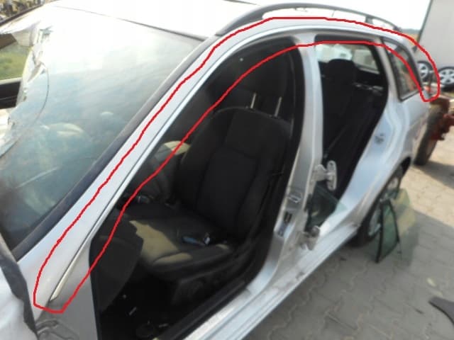 Накладка хромована даху ліва c-class w204 універсал - нова запчастина оригінал