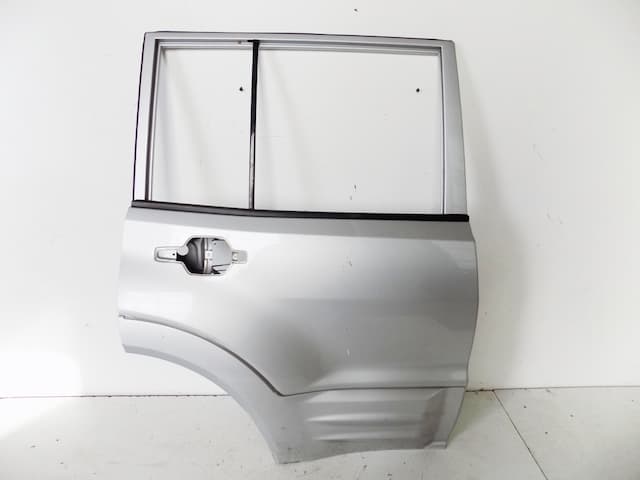 Б/В Mitsubishi pajero 3 2001 рік a69 5 дверей двері праві задні оригінал