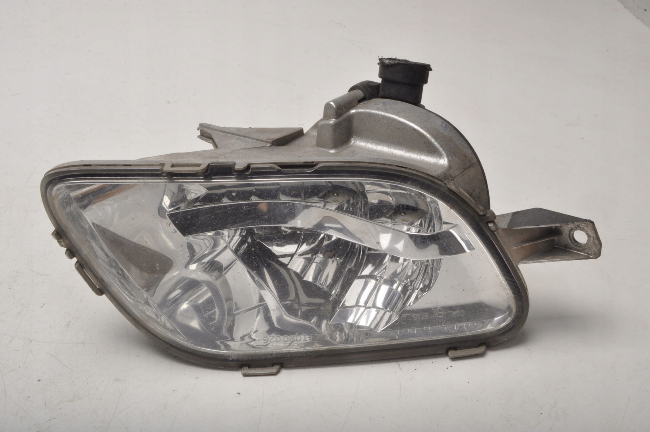 Б/В Volvo s80 v70 3 протитуманна фара правий 31335851 led підсвідка оригінал