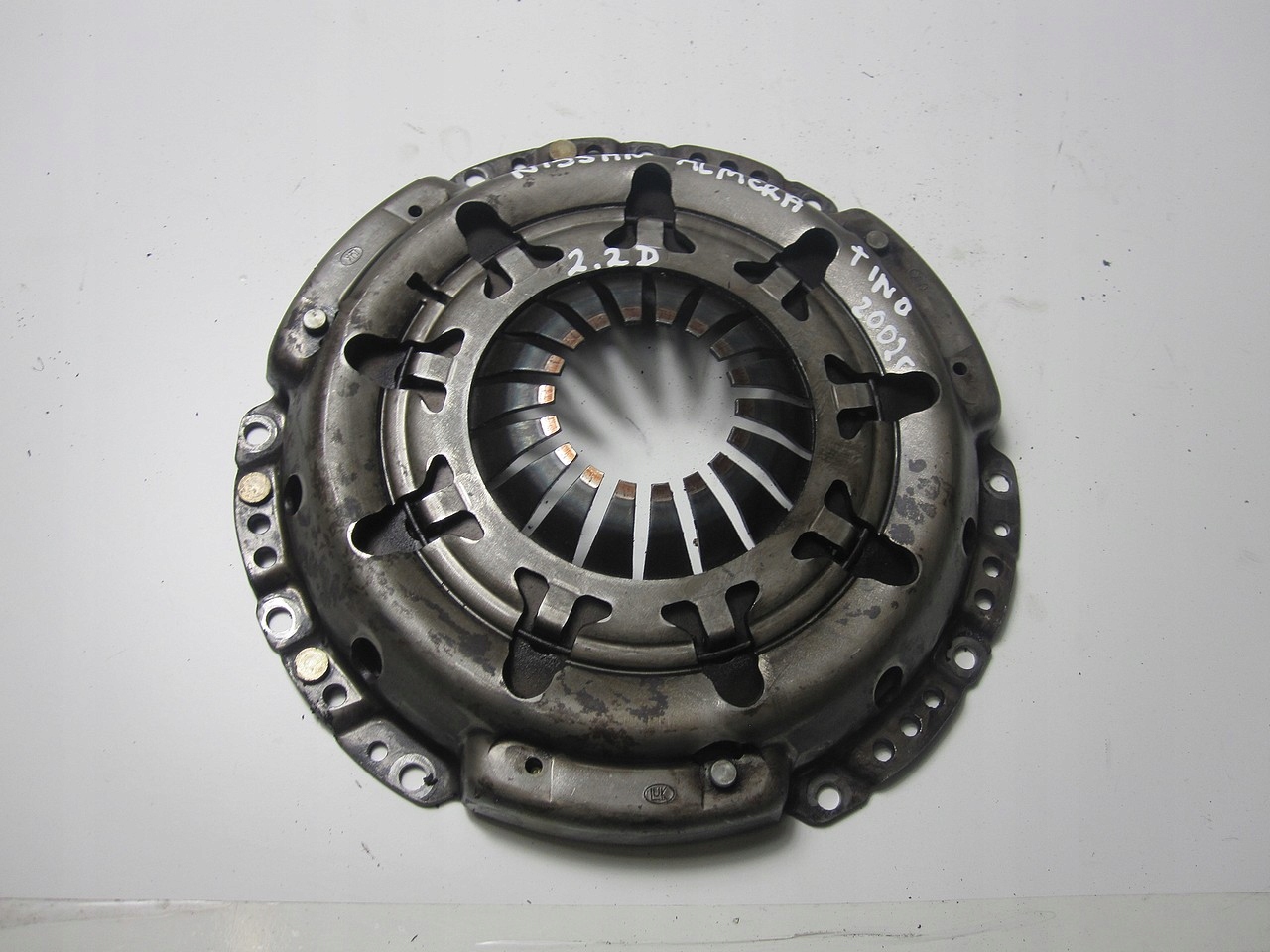 Б/В Корзина щеплення nissan almera tino 2. 2d 2002r