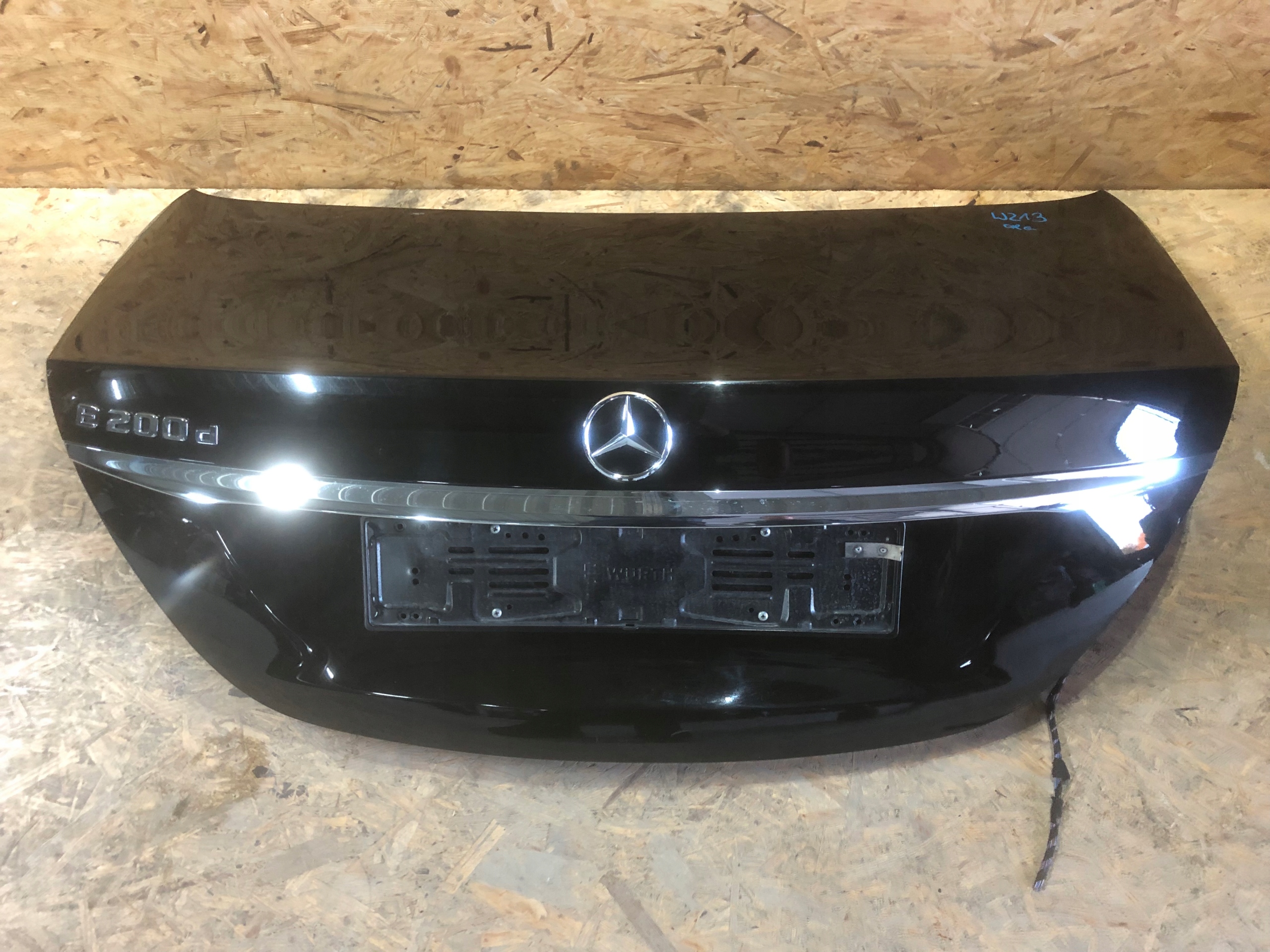 Б/В Кришка багажника mercedes w213 e-class седан оригінал