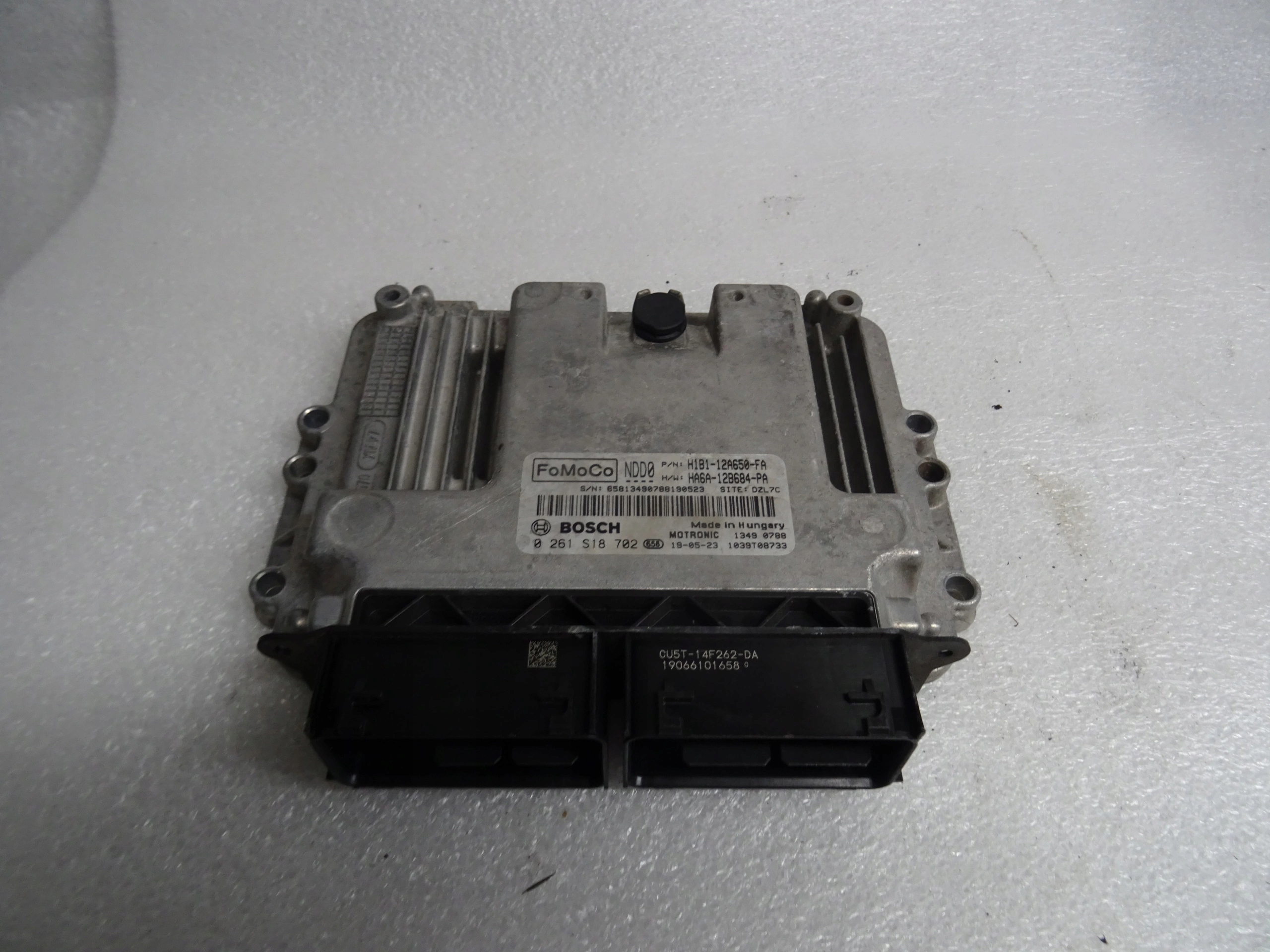Б/В Блок управління ecu ford fiesta mk8 1.0 0261s18702 оригінал оригінал