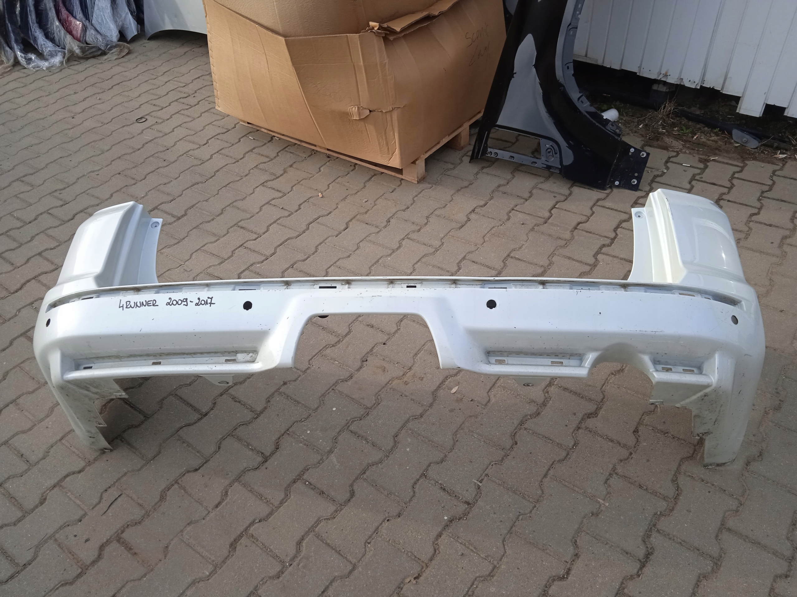 Б/У Toyota 4 4runner 09-17 бампер задний оригинал