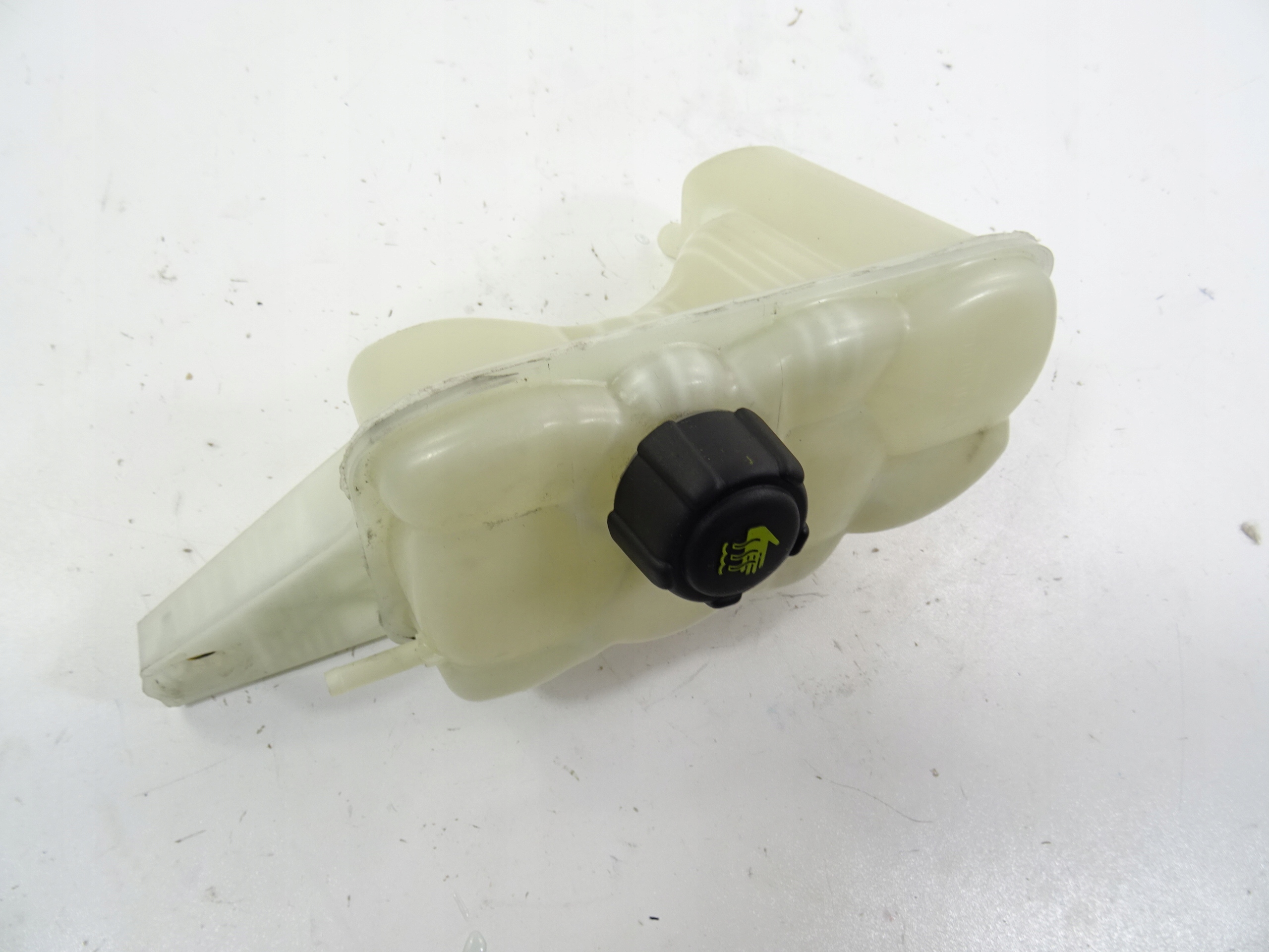 Б/В Nissan juke 1 f15 1.5 dci бак розширювальний 21710-1kk0a оригінал