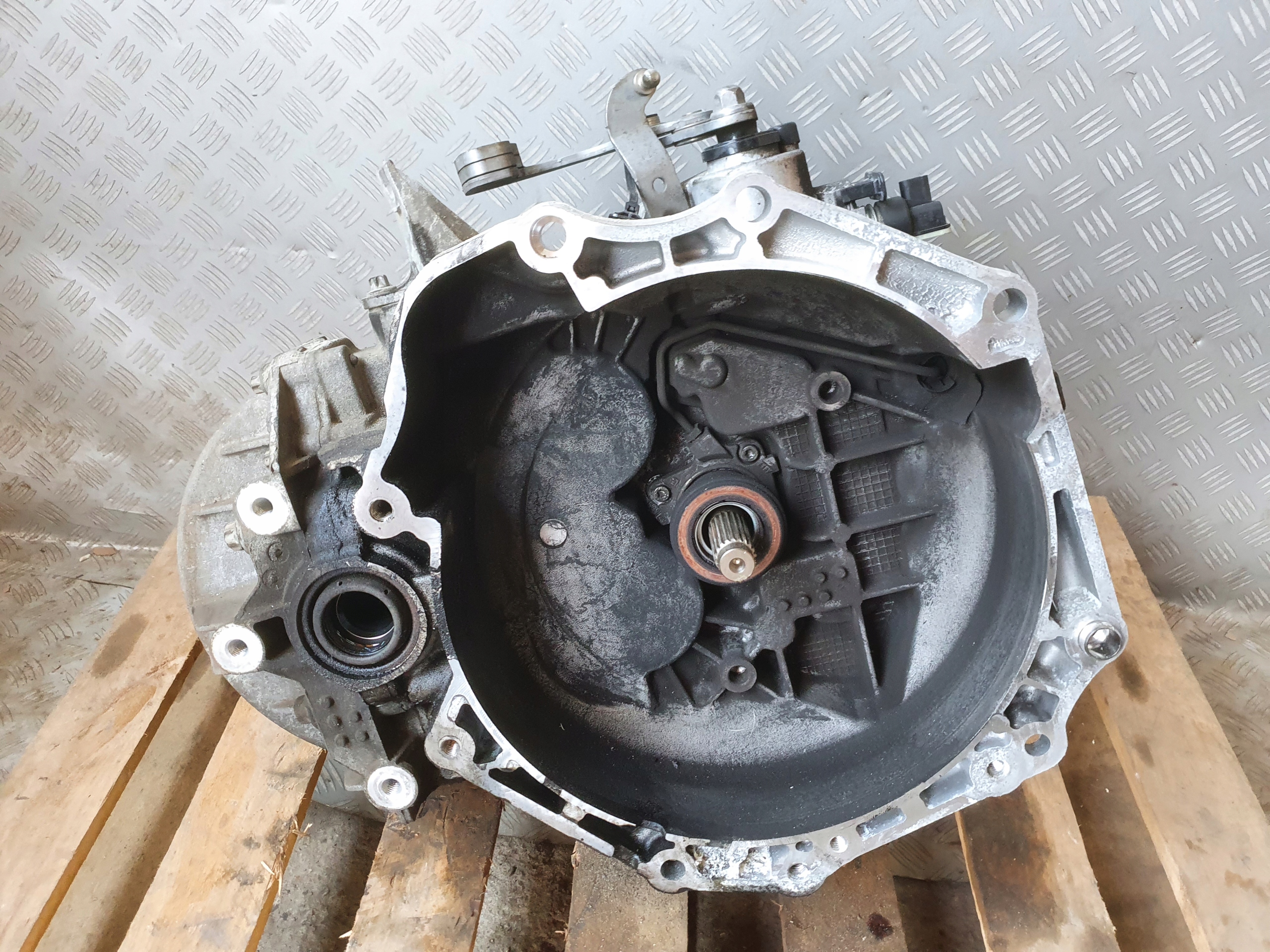 Б/В Коробка передач m32 insignia a 1.6 cdti start стоп оригінал