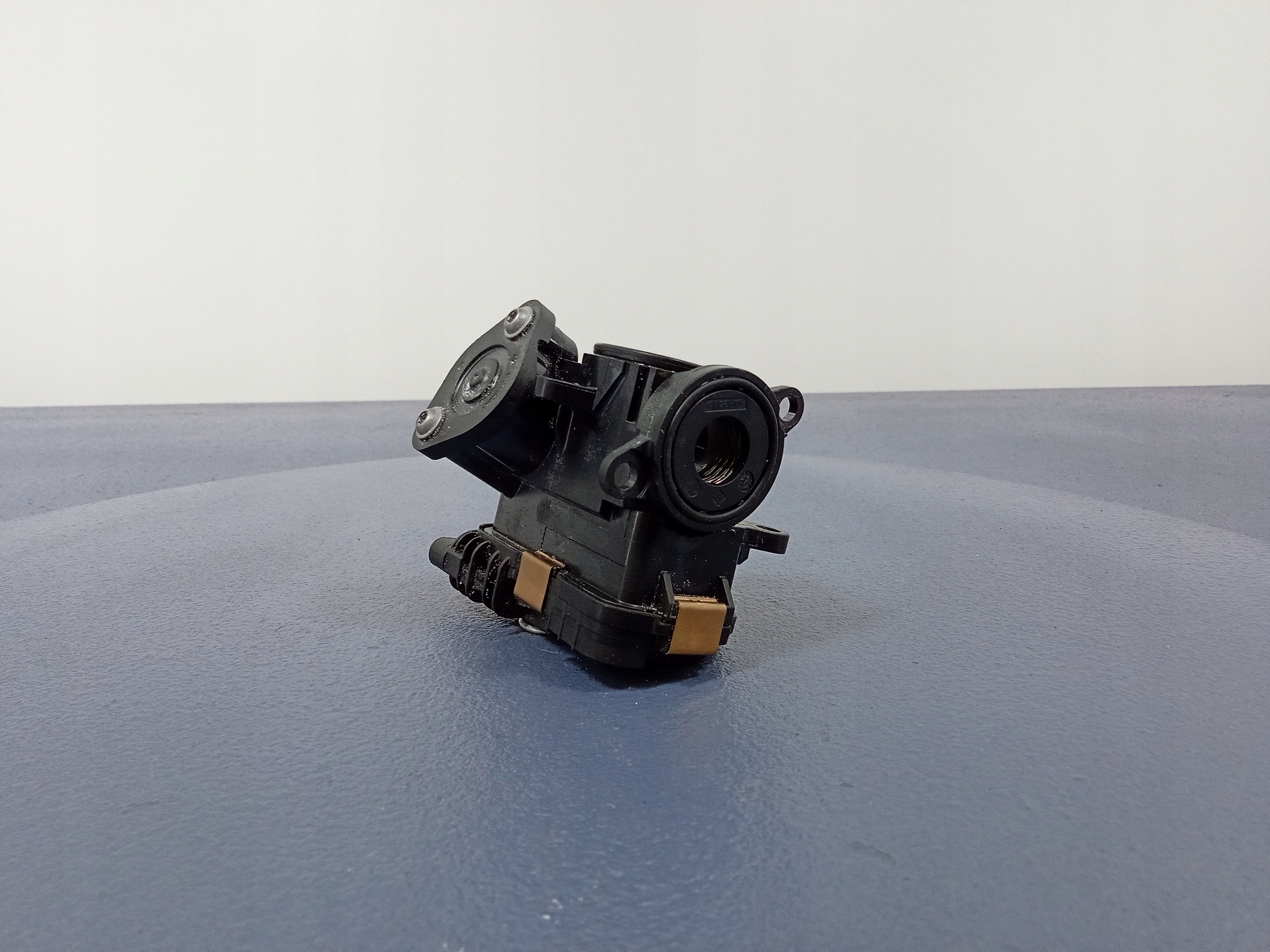 Б/У Bmw 1 f40 f44 f46 1.5 t b38a термостат 6py012794 оригинал