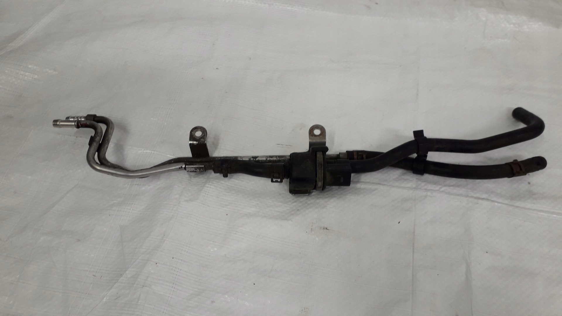 Б/В Клапан палива vw audi 1.6 mpi 058133517b оригінал