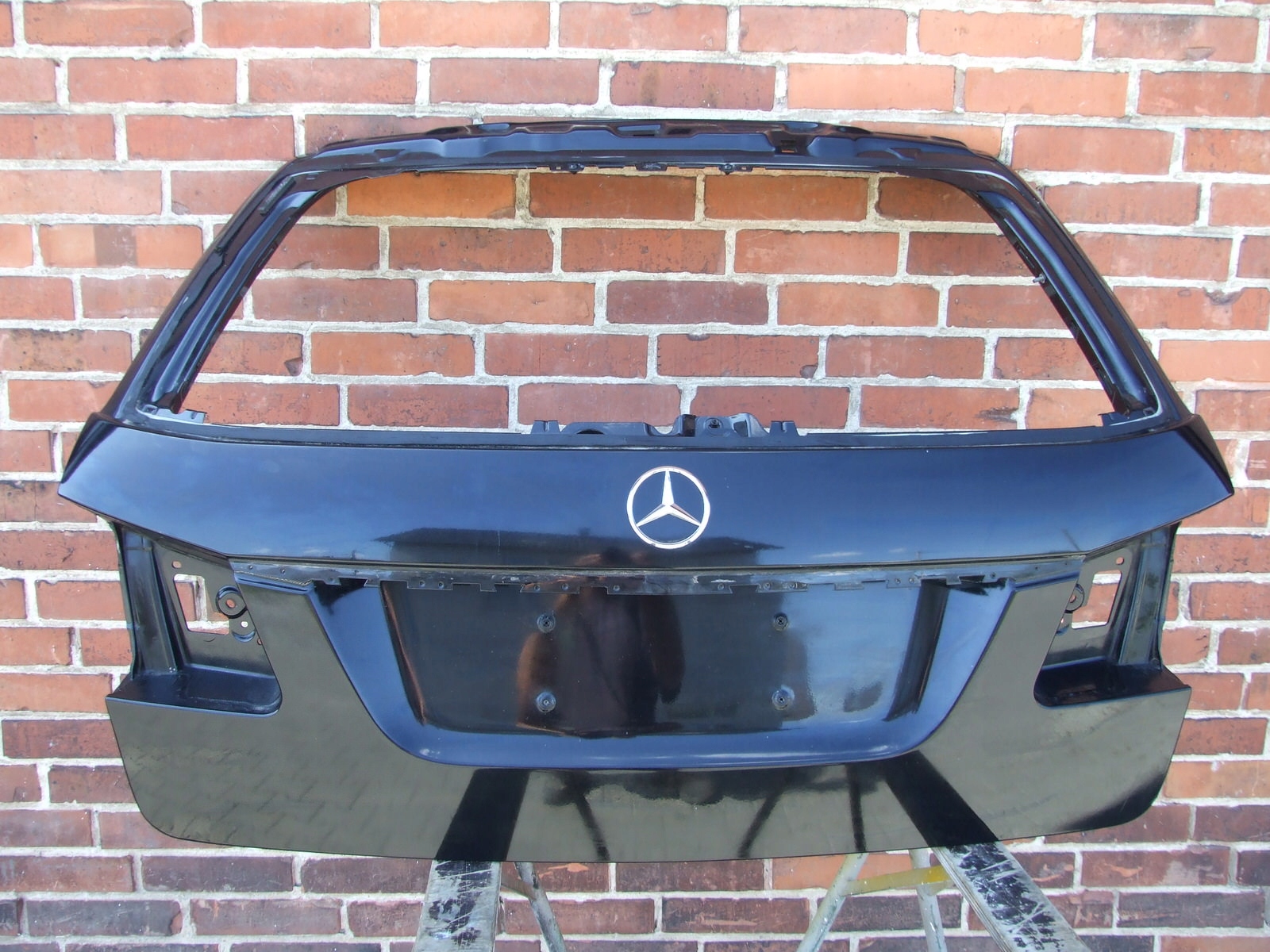Кришка задня mercedes e-class w212 універсал 2127400010 - нова запчастина оригінал