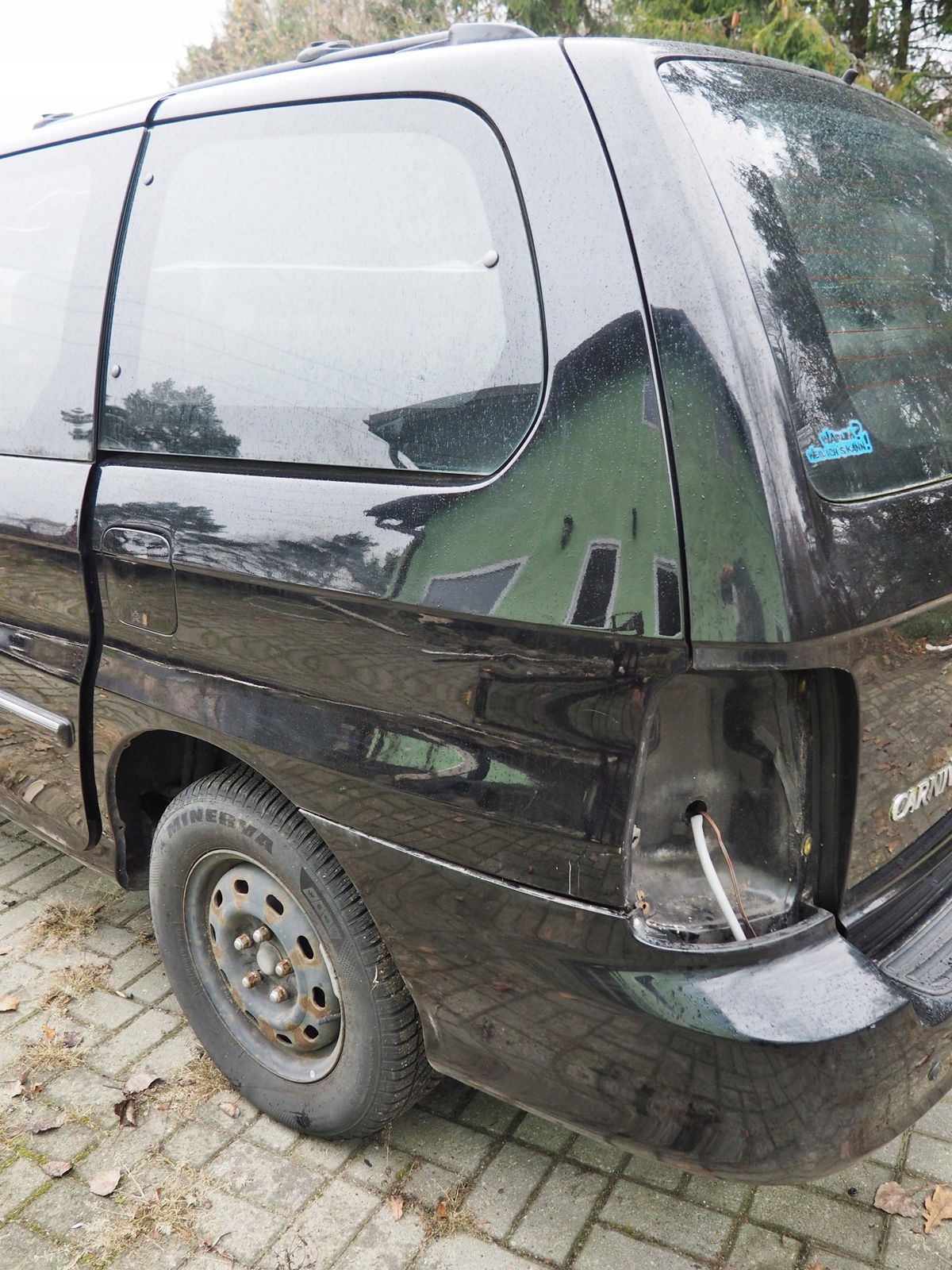 Kia carnival 2001 - 06 кришка паливної горловини колір 9b - нова запчастина оригінал