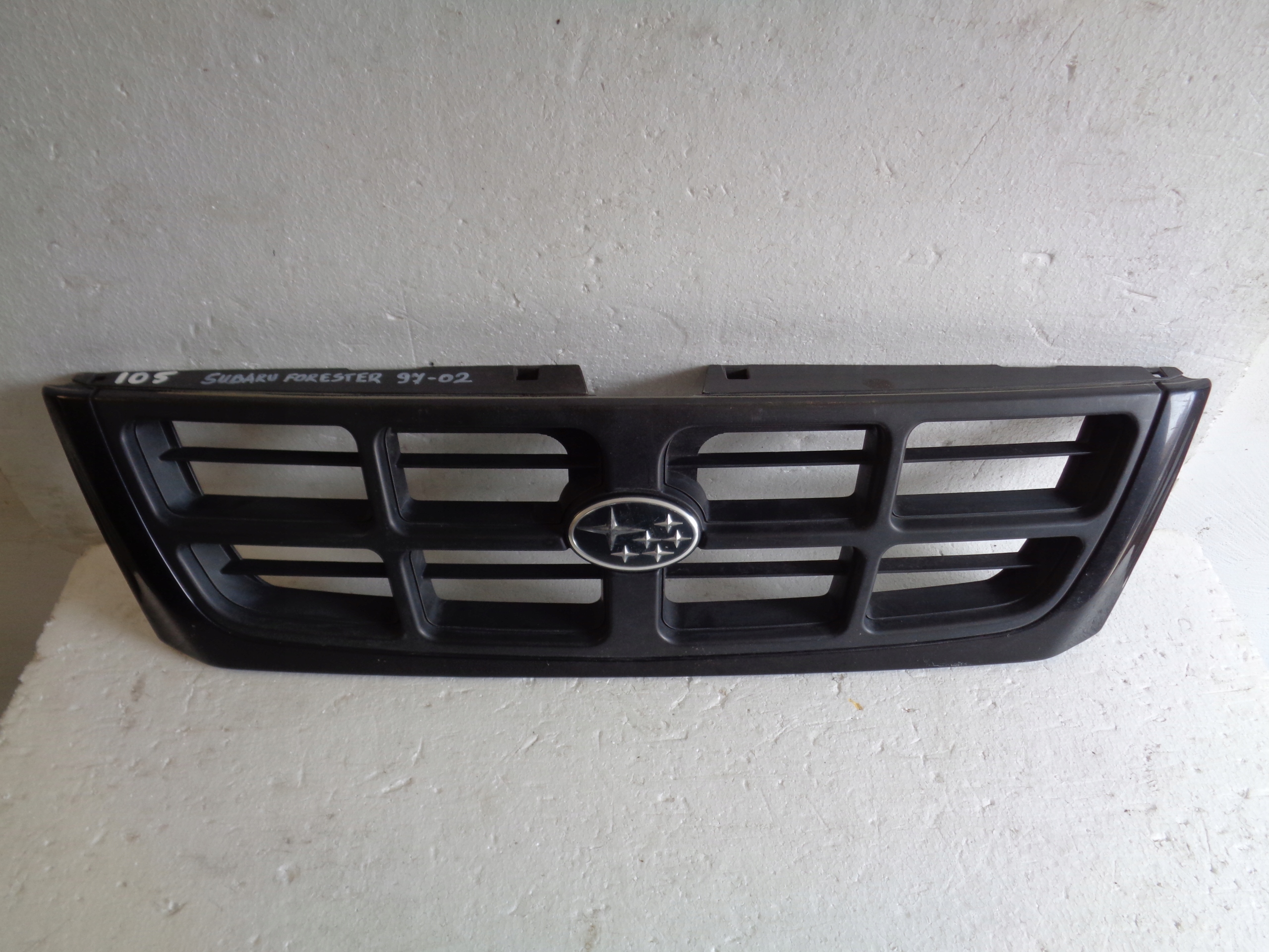 Б/У Решетка subaru forester 97-02r оригинал